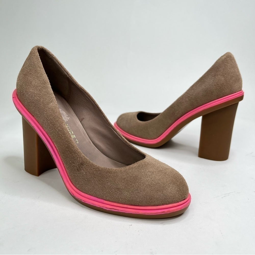 NEW UNITED Nude Tan Suede Barbie Pink Trim Stacked Heel Spring Base Pumps Heels